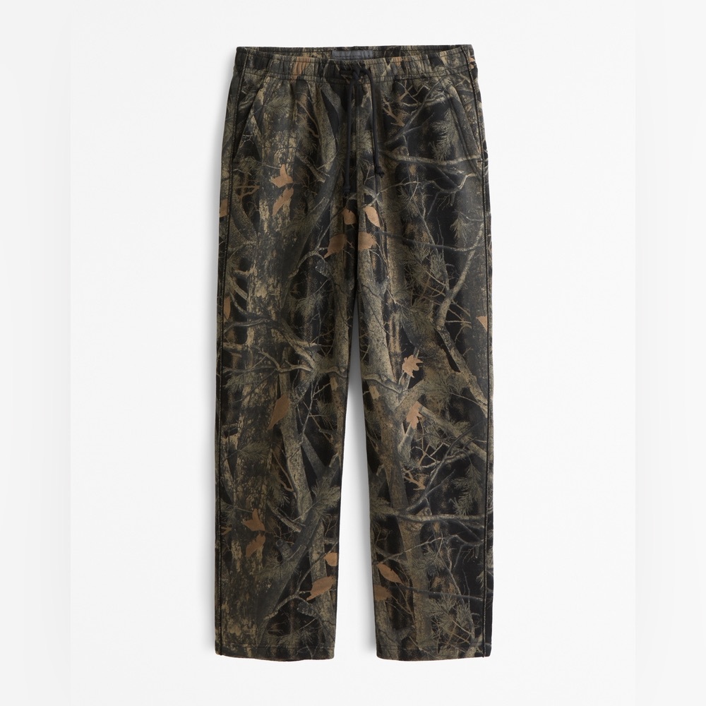 Abercrombie & Fitch olive Green camo essential baggy open-hem sweatpant (short)